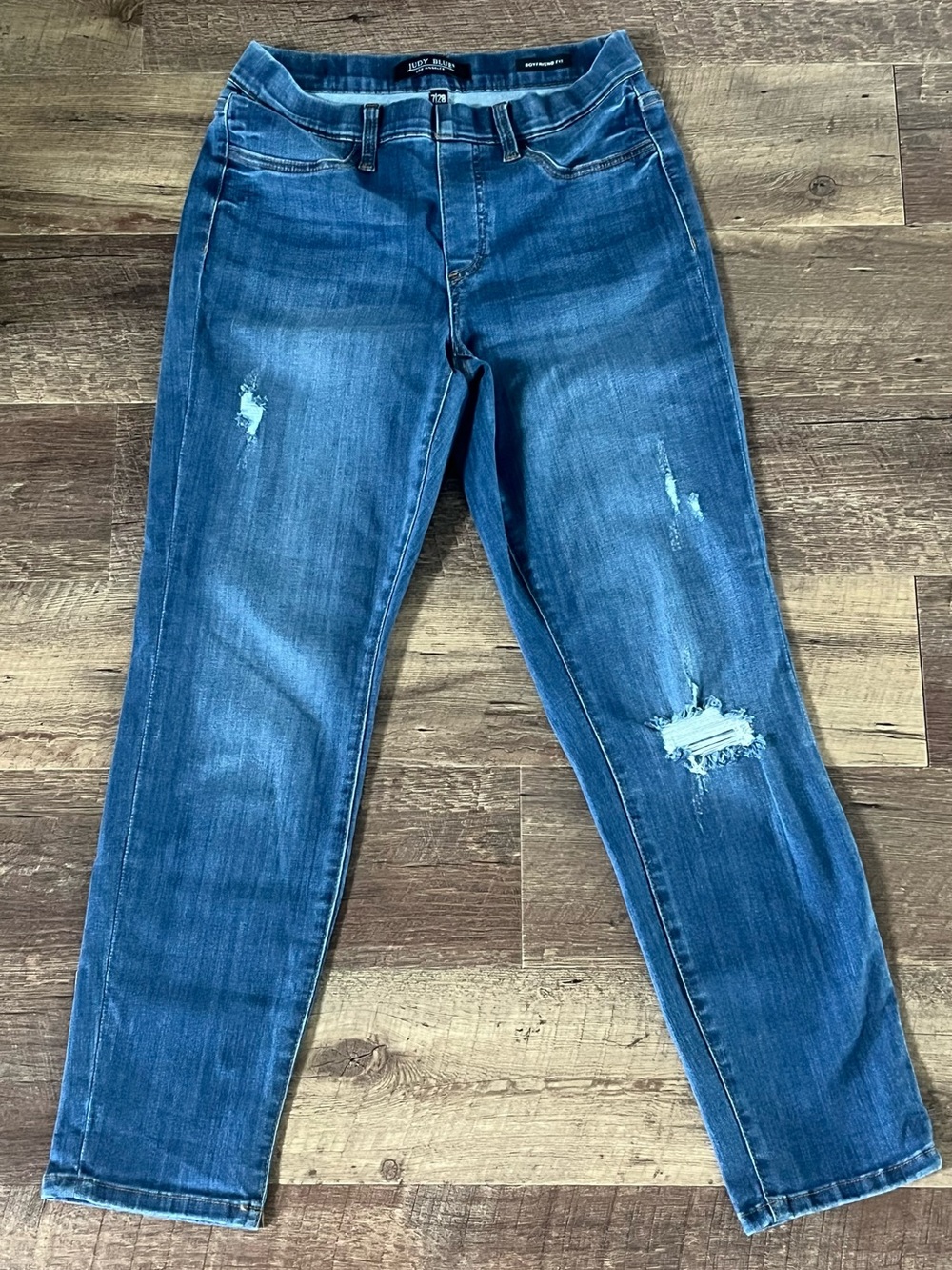 Judy Blue Medium Blue Distressed Skinny Jeans